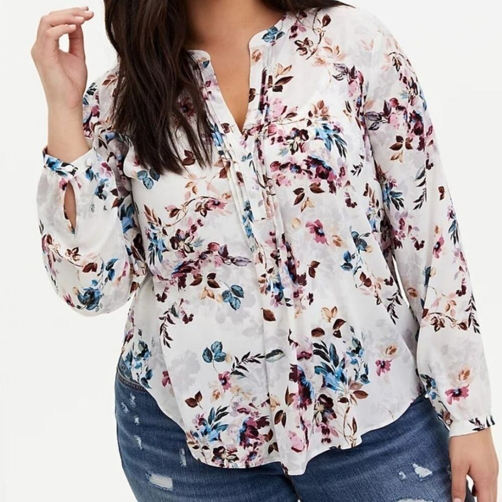 Torrid Womens Plus Size‎ 2 White Floral Georgette Pintuck Split Neck Blouse Top